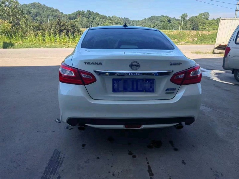 邵陽17年日產天籟2