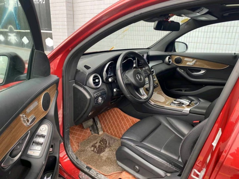 广州17年奔驰GLC3