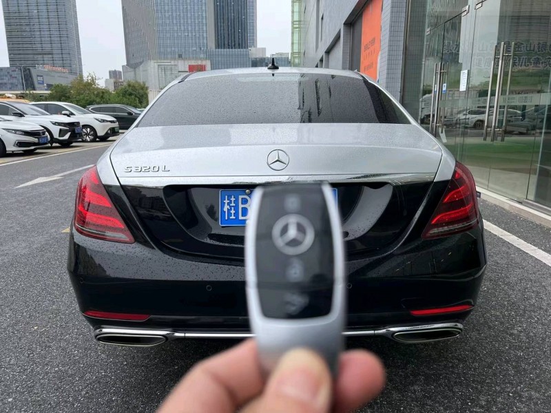 广州18年奔驰S9