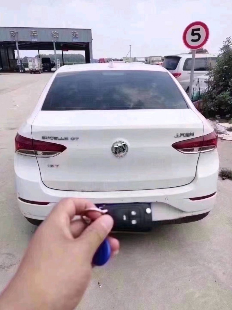 北京18年别克英朗4