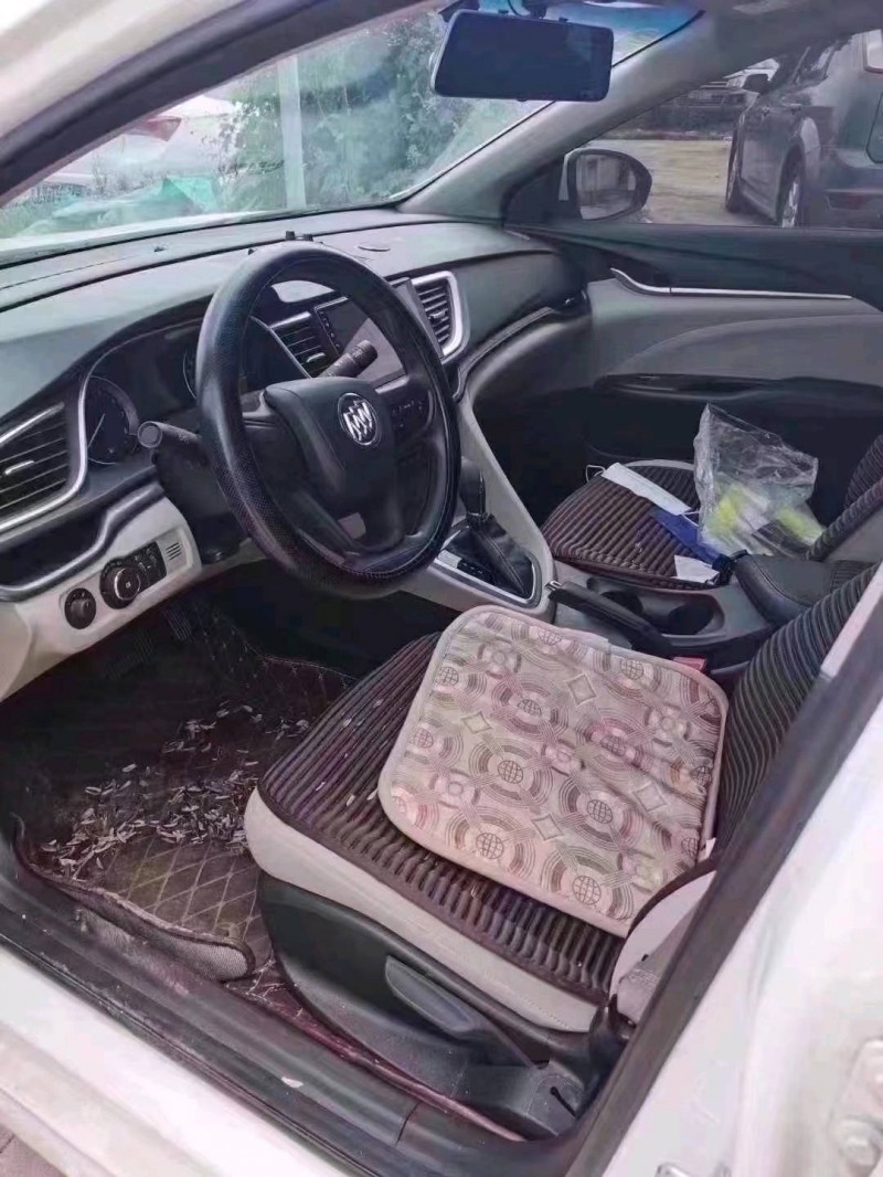 北京18年别克英朗6