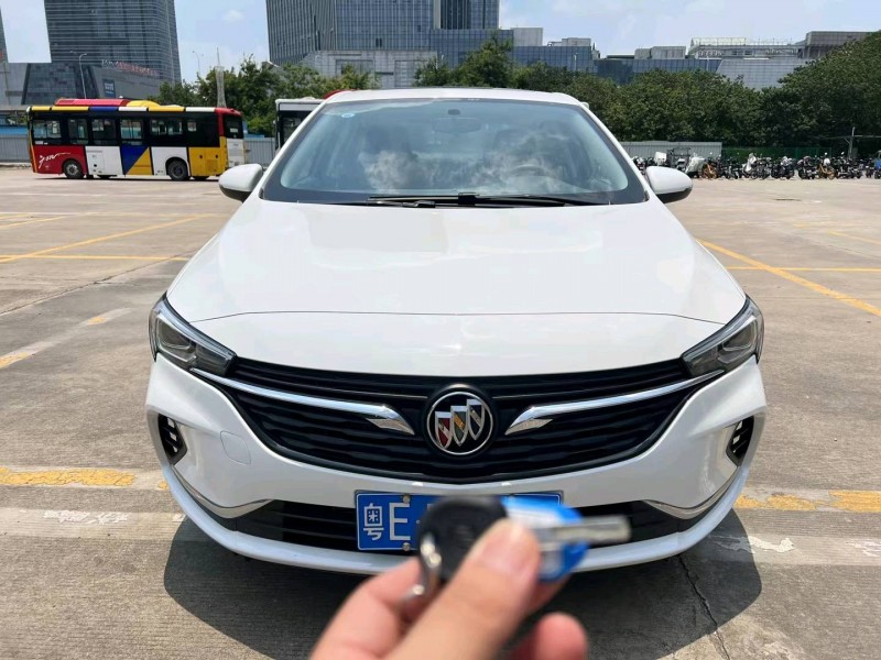 广州21年别克威朗1