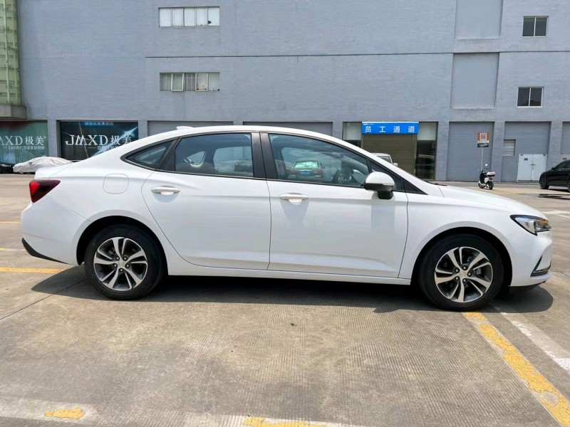 广州21年别克威朗4