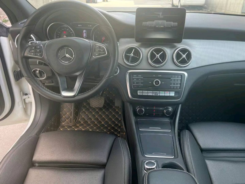 徐州17年奔驰CLA1