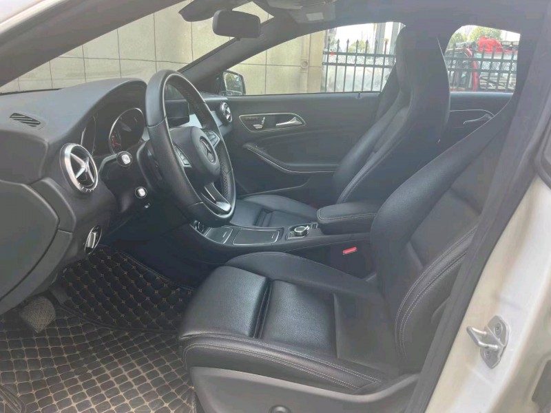 徐州17年奔驰CLA8