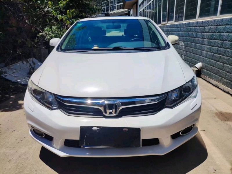 武汉13年本田思域1