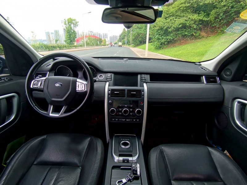 成都18年路虎发现神行3