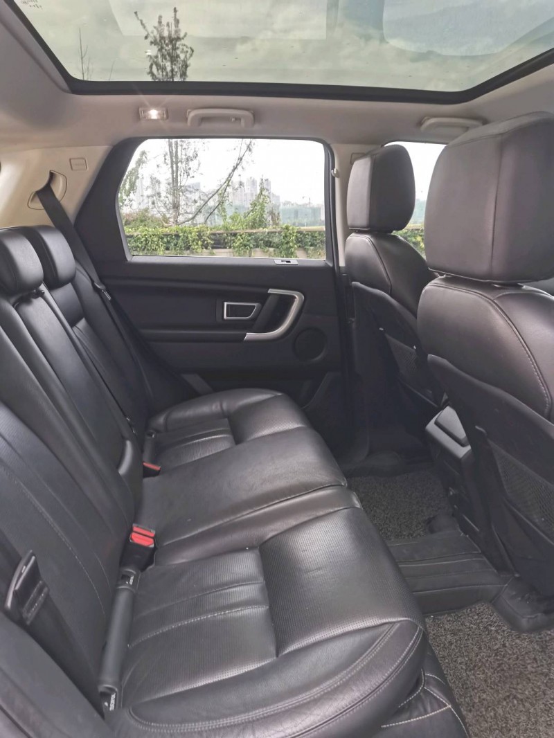 成都18年路虎发现神行1