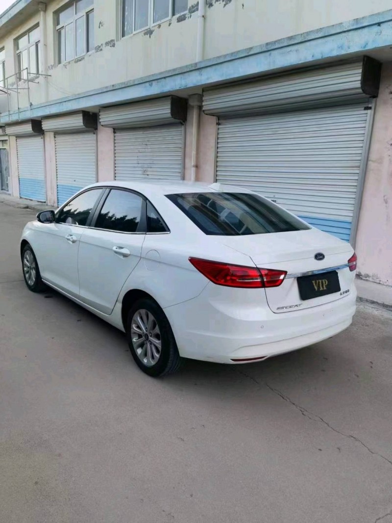 烟台16年福特福睿斯7