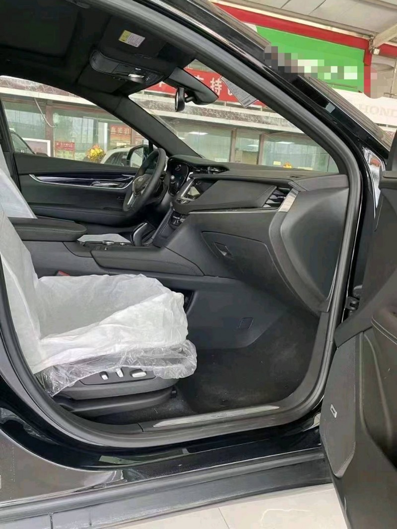 济宁22年凯迪拉克XT57
