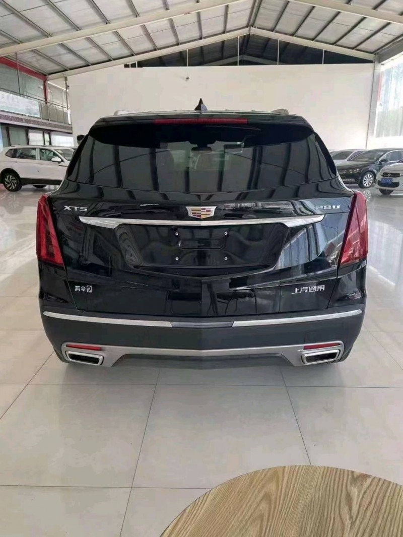 济宁22年凯迪拉克XT59