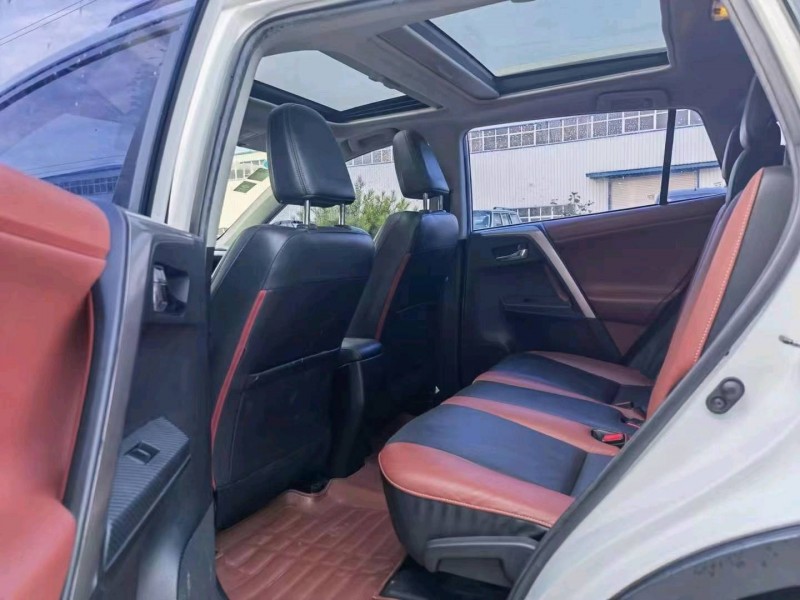 烟台14年丰田RAV4荣放4