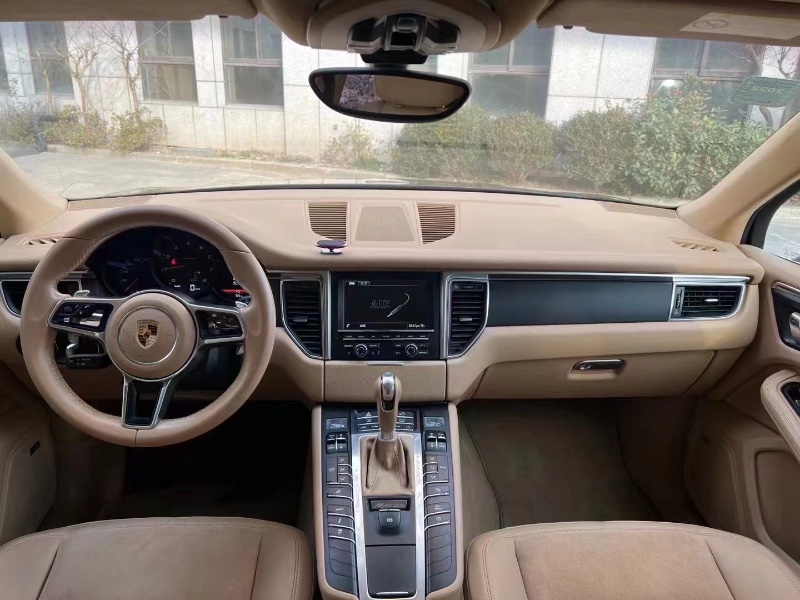 上海16年保時捷Macan1