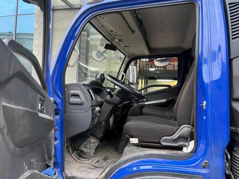 东莞21年东风多利卡7