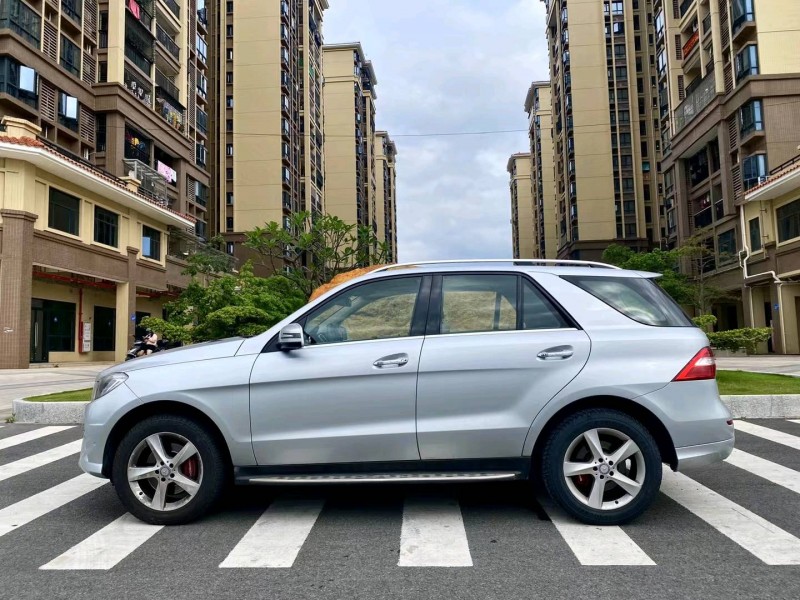 广州13年奔驰ML6