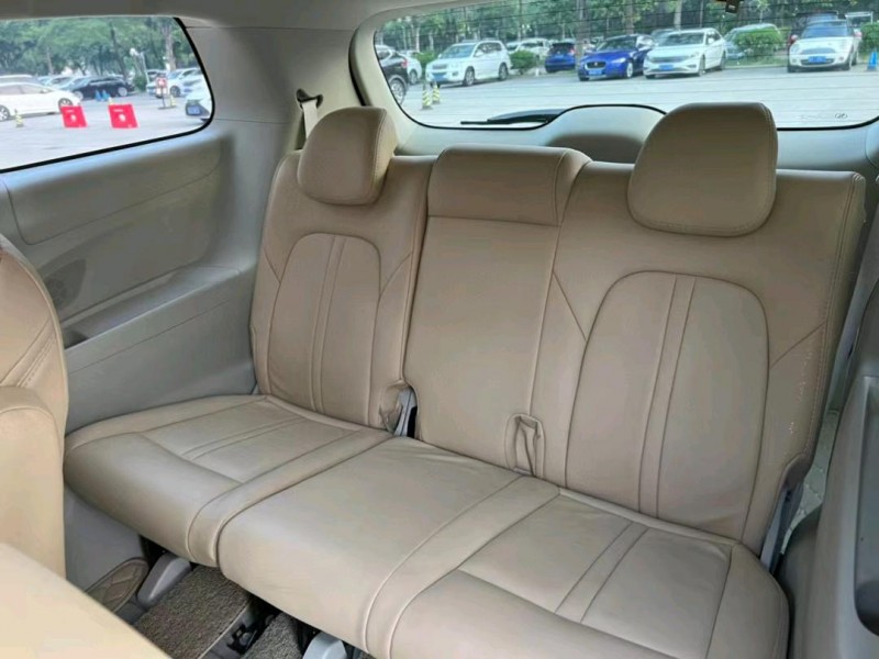 东莞17年别克GL86