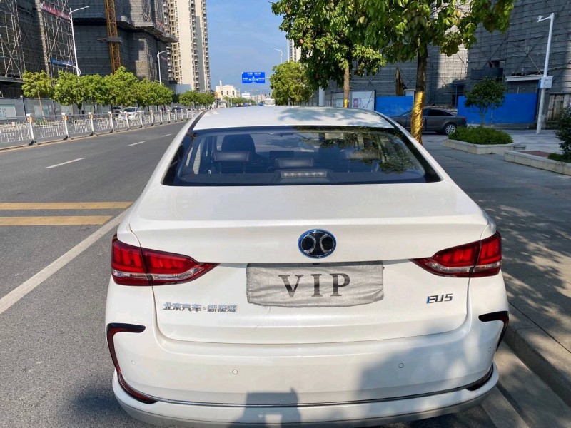 广州21年北汽新能源EU系列8