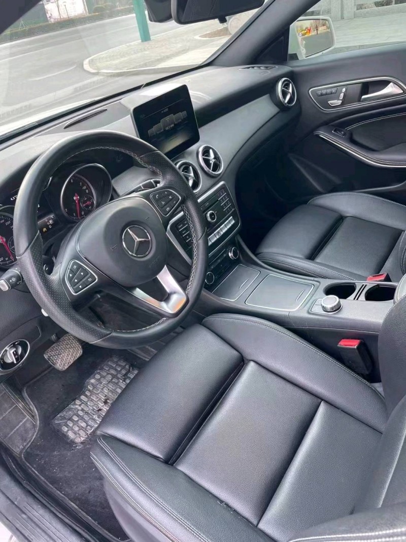 徐州17年奔驰CLA7