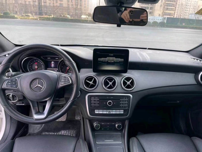 徐州17年奔驰CLA8