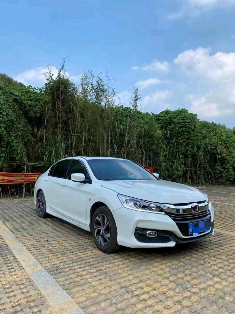 广州17年本田雅阁3