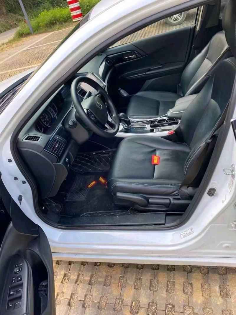 广州17年本田雅阁5