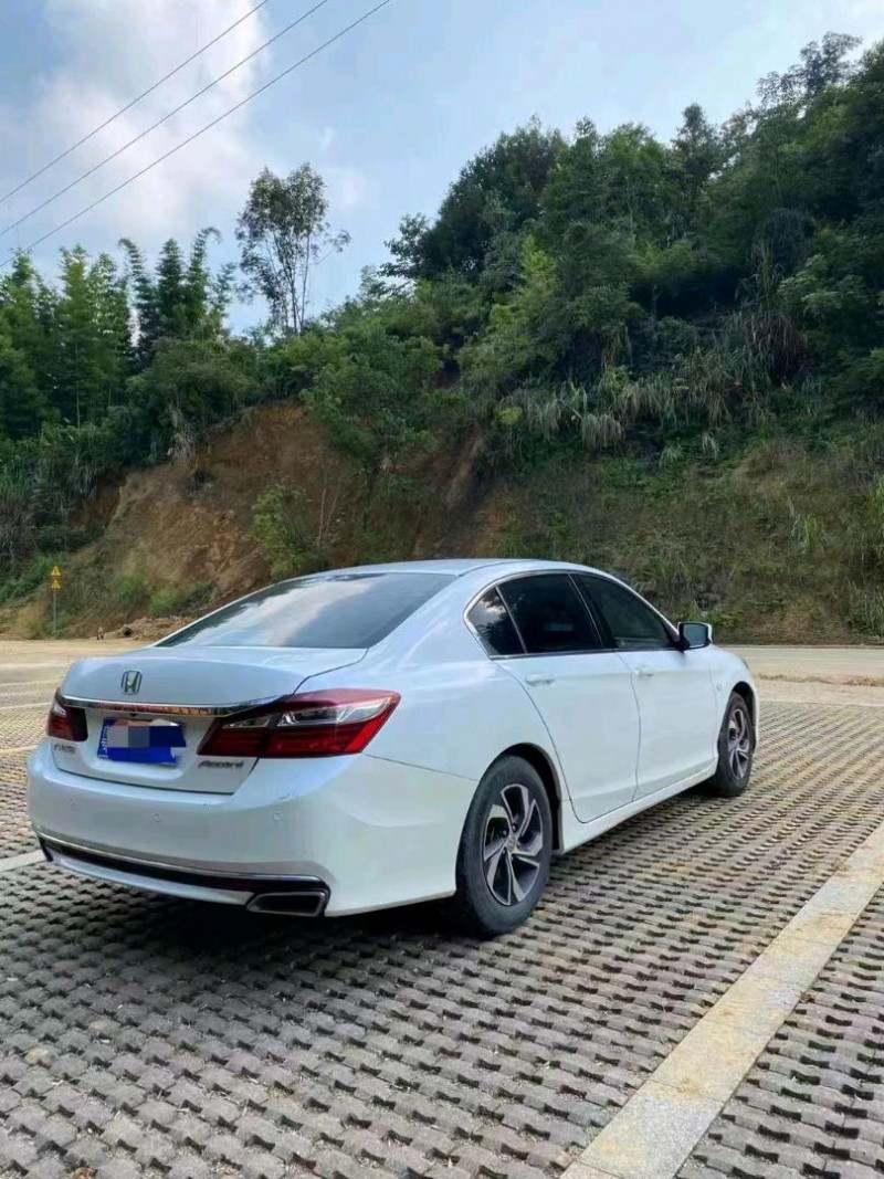 广州17年本田雅阁7