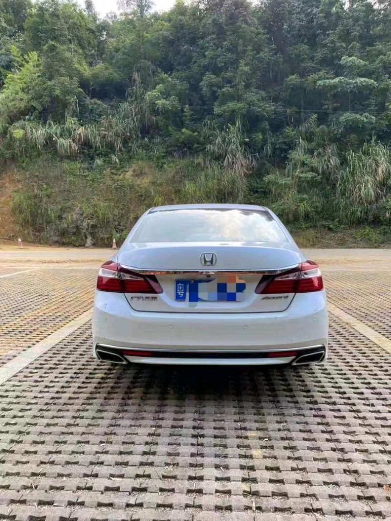 广州17年本田雅阁9