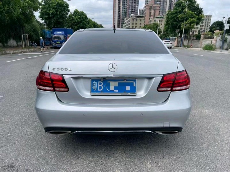广州14年奔驰E8