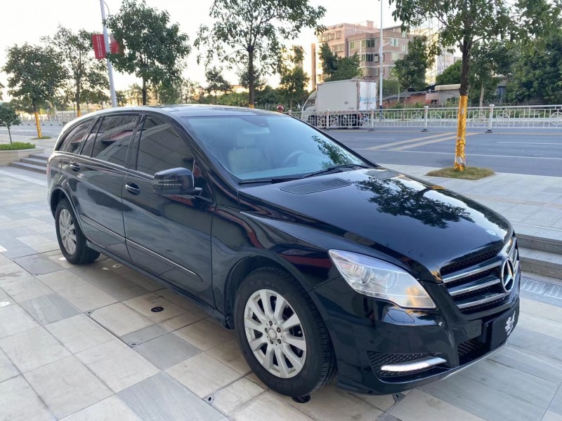 广州11年奔驰R8
