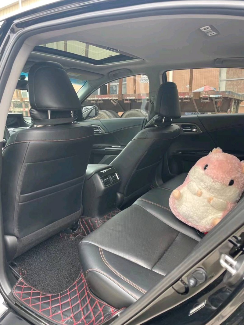 东莞18年本田雅阁5