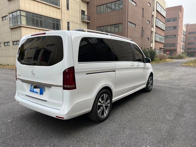上海16年奔馳V6