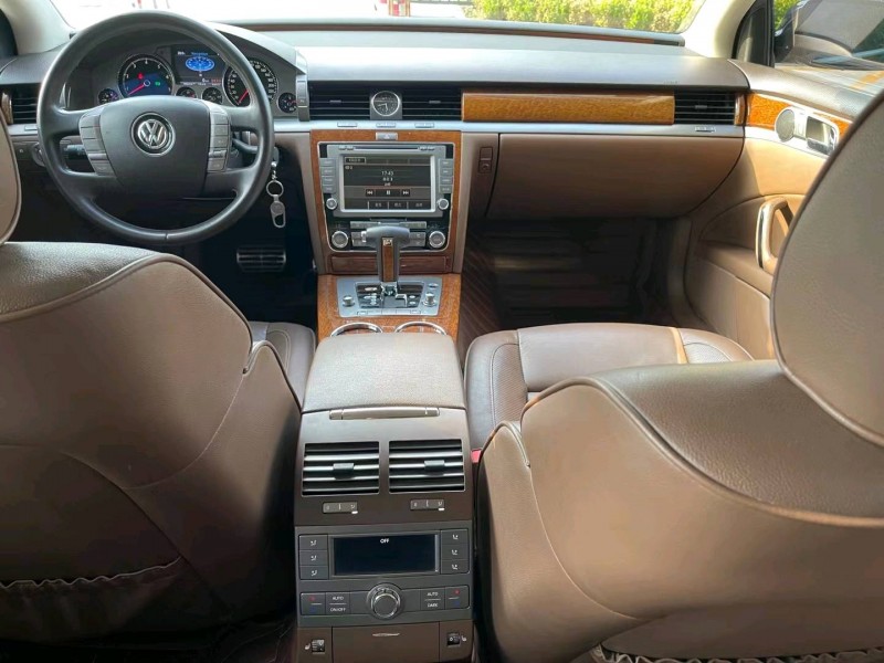 济宁13年大众辉腾6