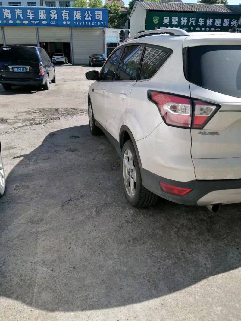 邵阳17年福特翼虎5