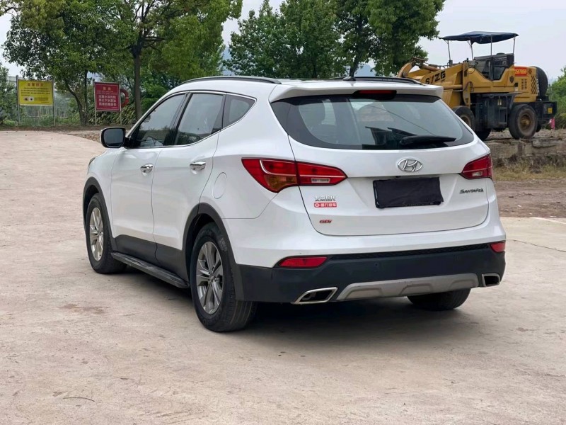 北京16年现代新胜达4