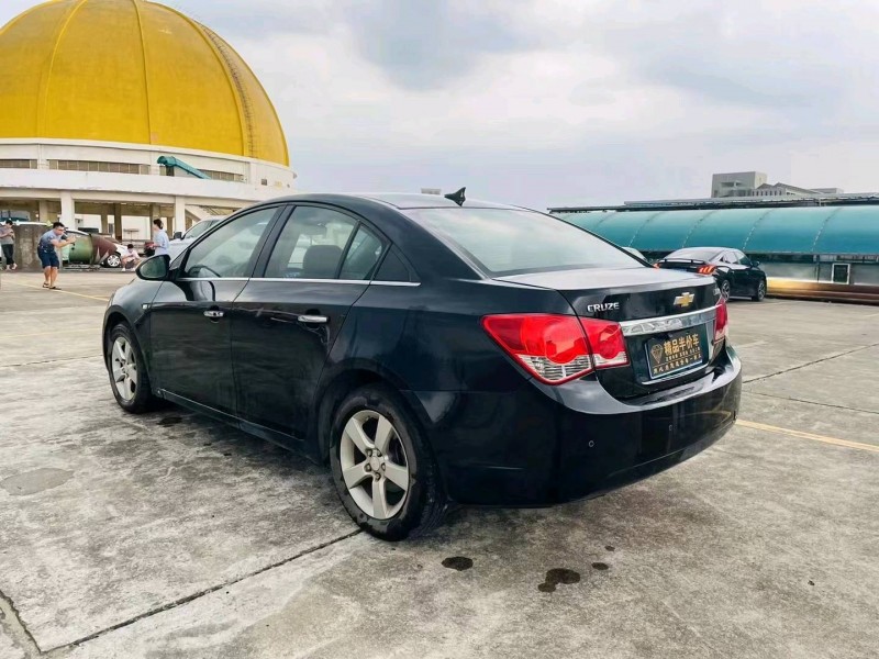 东莞10年雪佛兰科鲁兹8