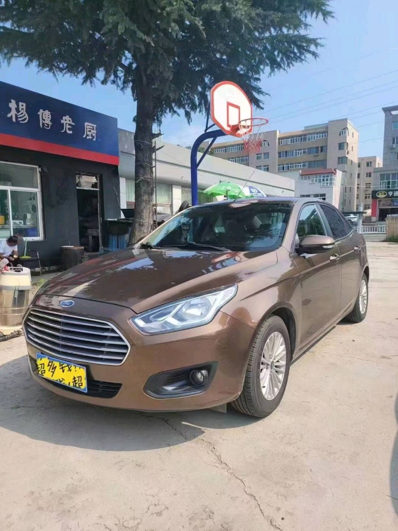 济宁15年福特福睿斯2