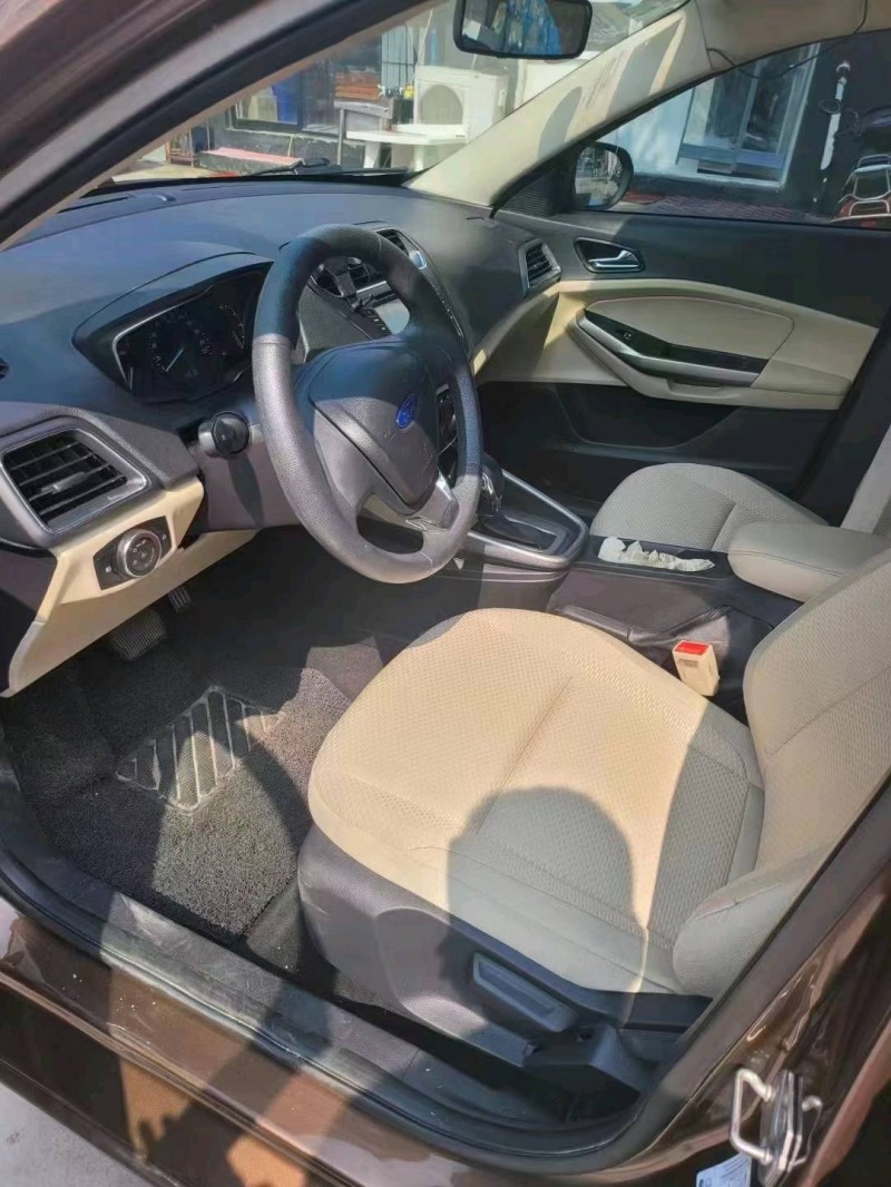 济宁15年福特福睿斯3