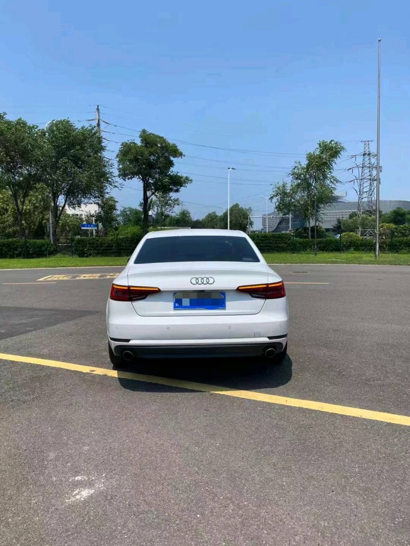 烟台17年奥迪A4L9