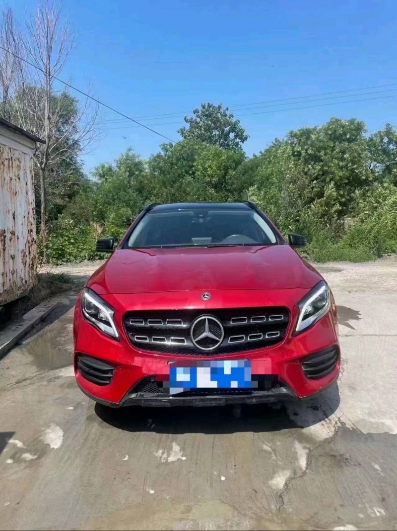 枣庄19年奔驰GLA7