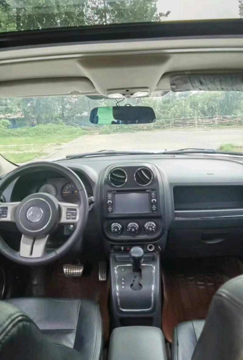 東營13年Jeep自由客4