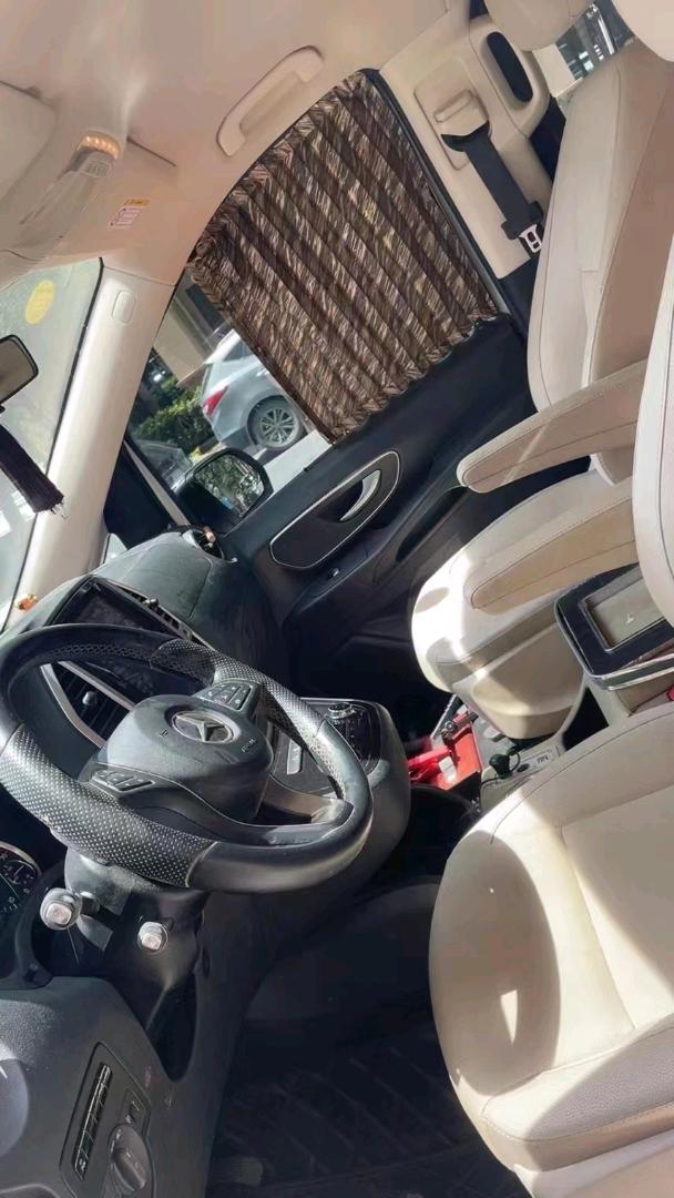 广州17年奔驰威霆6