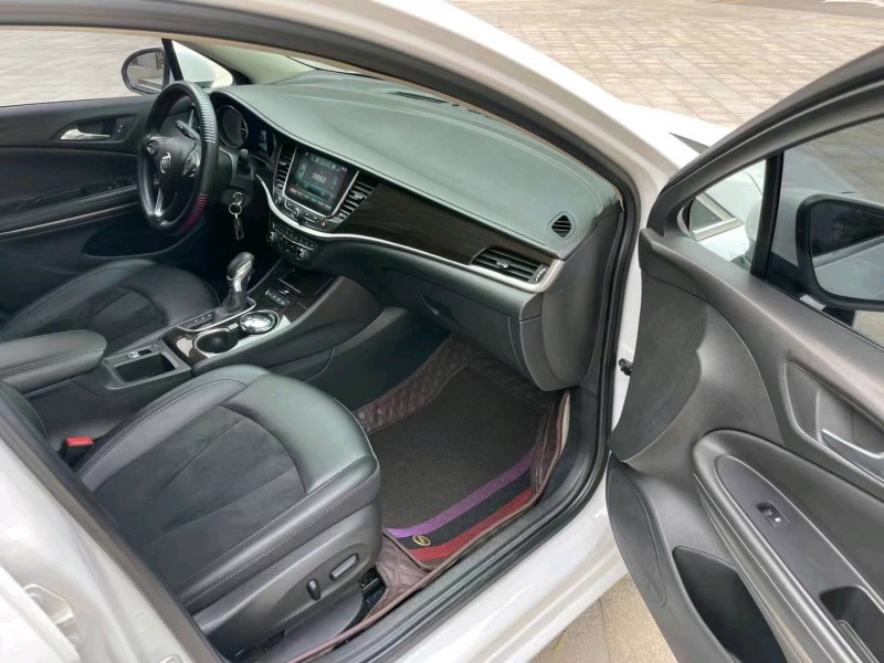 济宁18年别克威朗8