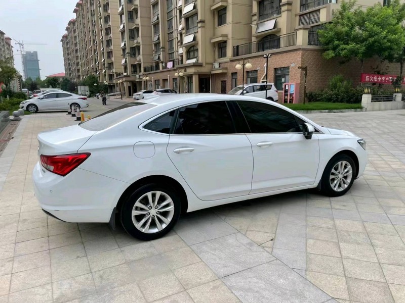 济宁18年别克威朗9