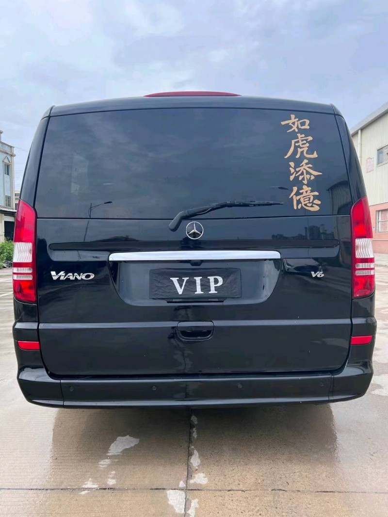 东莞13年奔驰威霆8