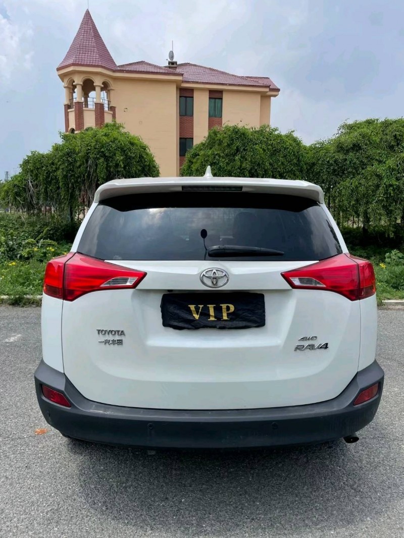 沈阳16年丰田RAV46