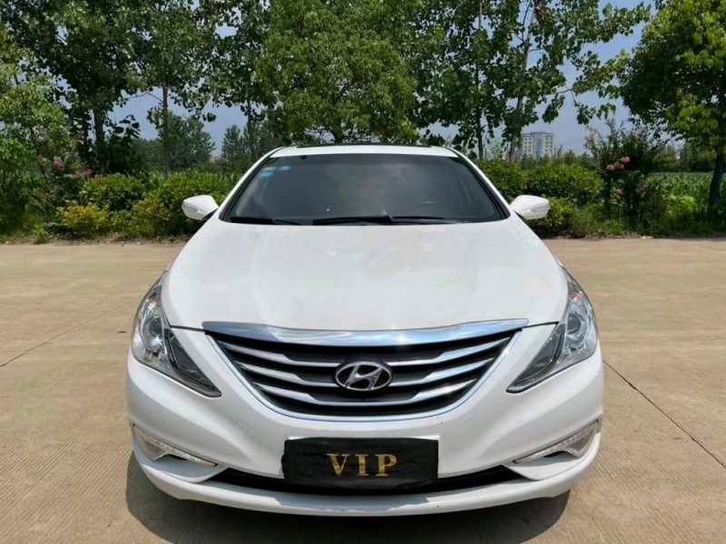 盐城13年现代索纳塔八1