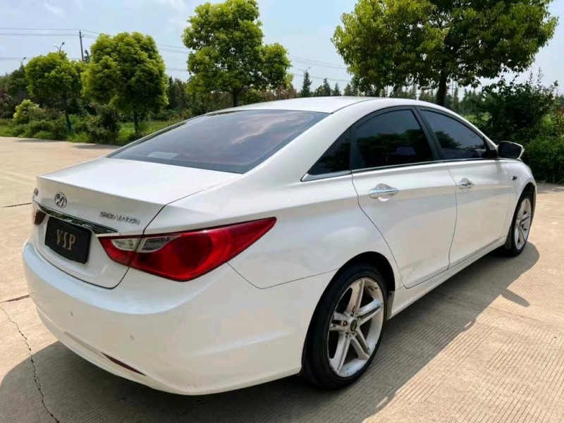 盐城13年现代索纳塔八4