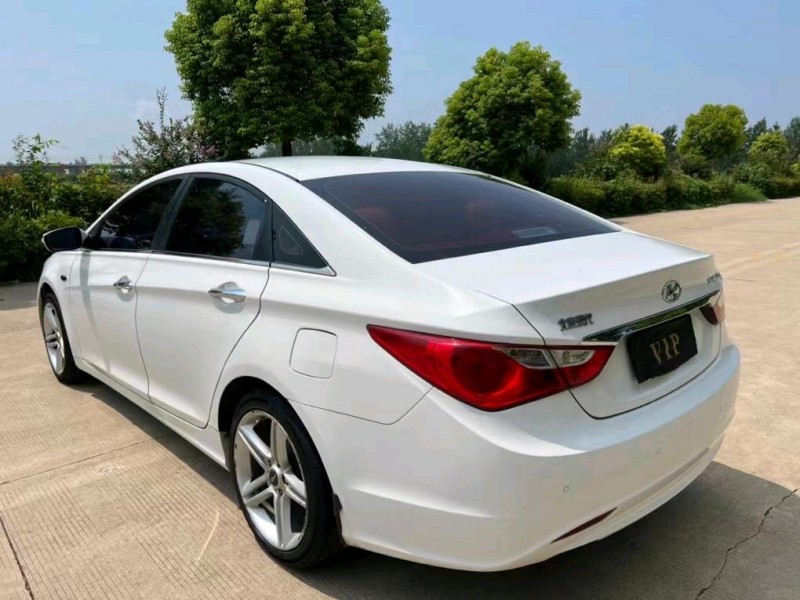 盐城13年现代索纳塔八5