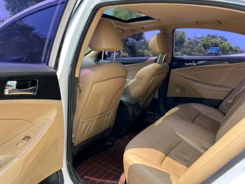 盐城13年现代索纳塔八7