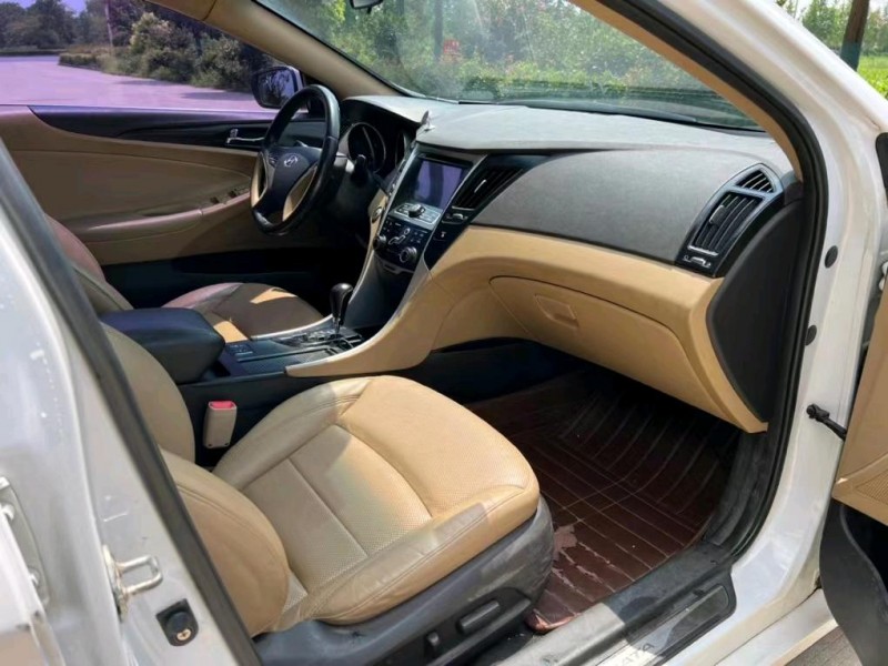 盐城13年现代索纳塔八9